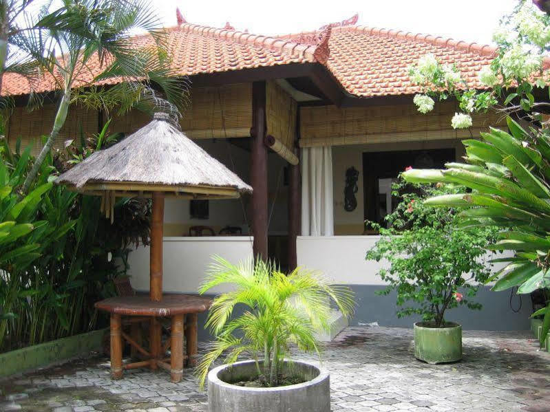 Ombak Putih Bungalows Hotel Nusa Dua  Luaran gambar